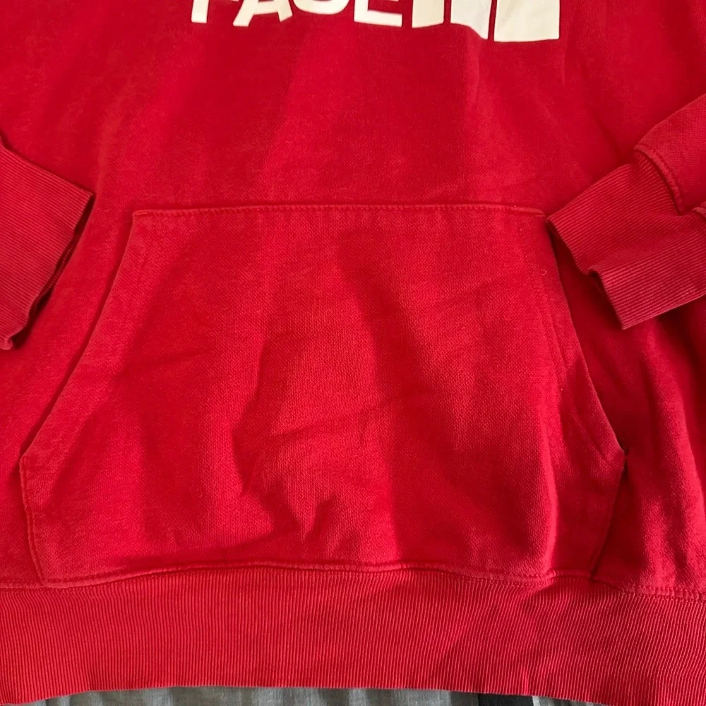 The North Face Men's Medium Hoodie Pullover Solid Red Big Logo Sweatshirt